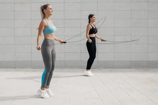 Najlepsza skakanka do crossfit: wybierz idealny model dla siebie